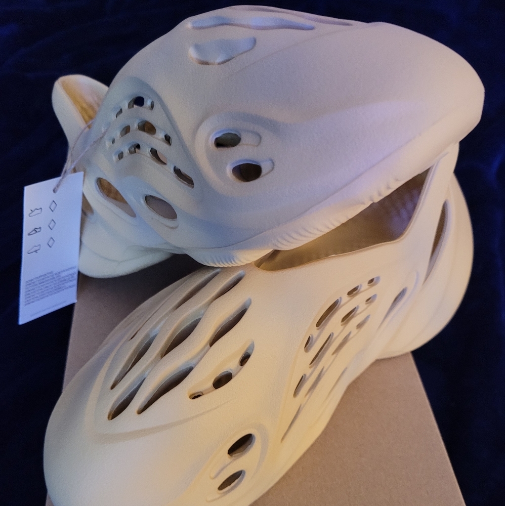 Foam RNR - Picture 2 of 3